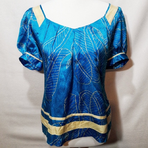 Diane Von Furstenberg Tops - 💞💥HP 💥💞DIANE VON FURSTENBERG blouse